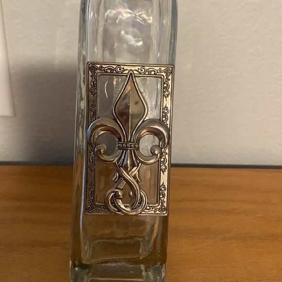 Fleur de Lis Glass Oil Dispenser - Picture 7 of 7